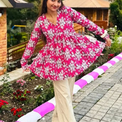 Women’s Pink Rayon Floral Printed V-Neck Casual Top