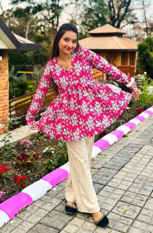 Women’s Pink Rayon Floral Printed V-Neck Casual Top