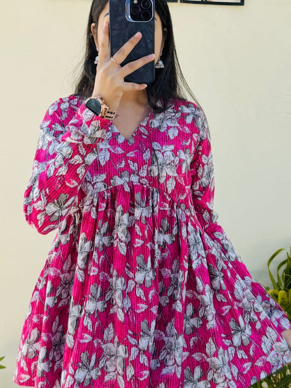Women’s Pink Rayon Floral Printed V-Neck Casual Top