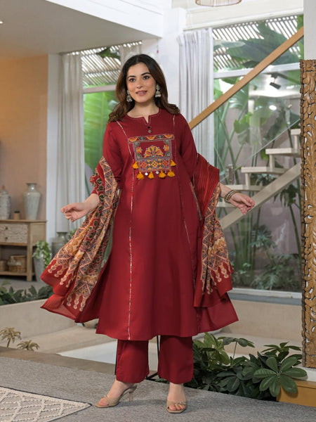 Embroidered Straight Kurta Pant Set with Printed Dupatta