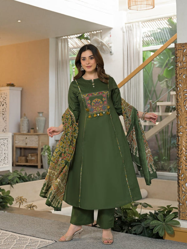 Embroidered Straight Kurta Pant Set with Printed Dupatta