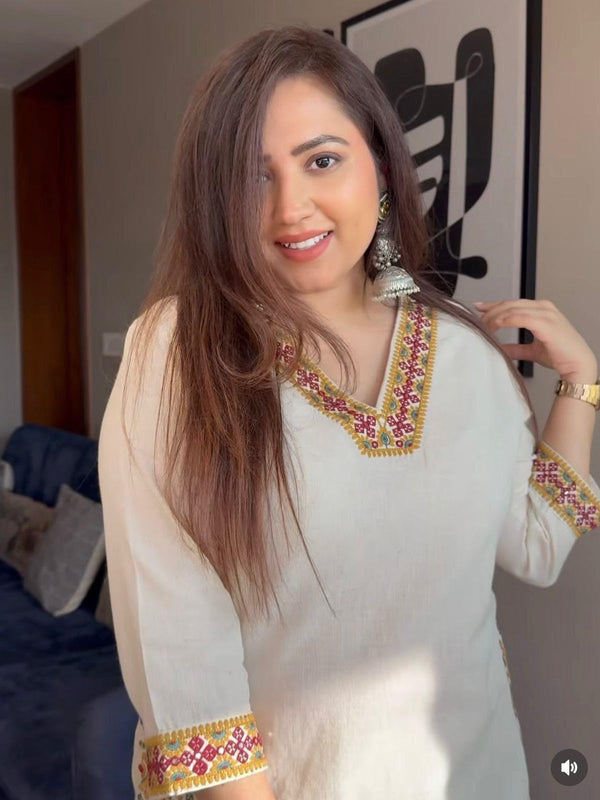 Women's Ivory Embroidered Straight Kurta with Matching Pants